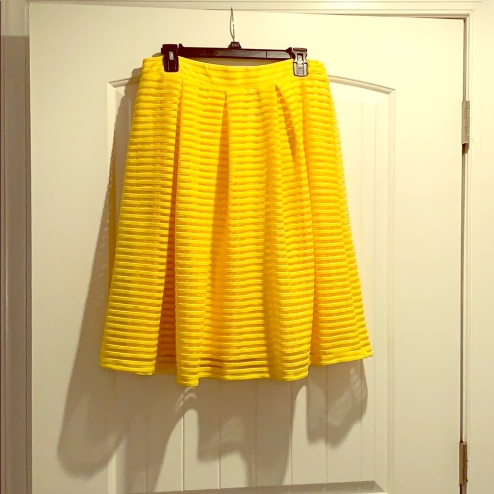 Stretch waist yellow a line skirt